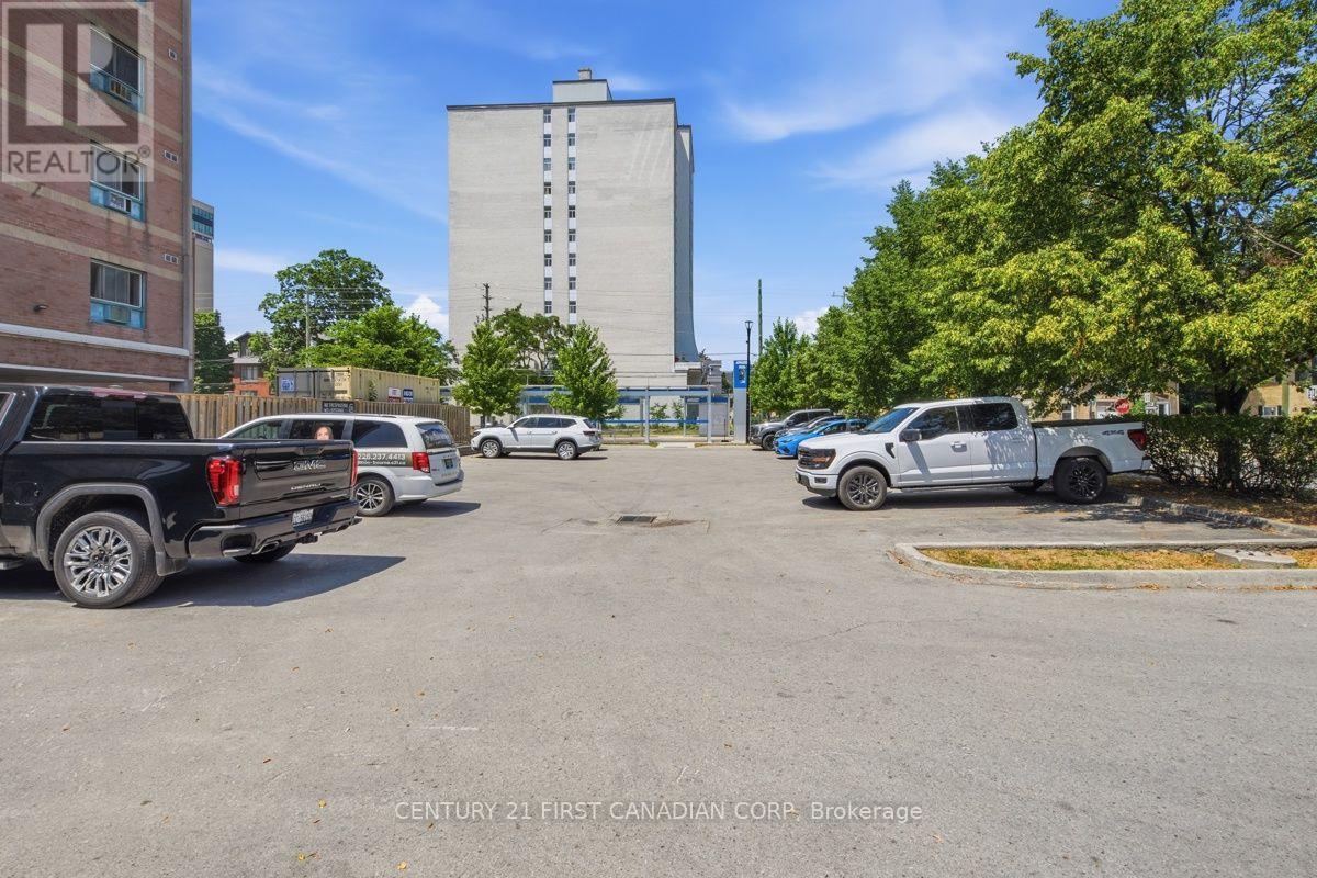 420 York Street Property Photo 18