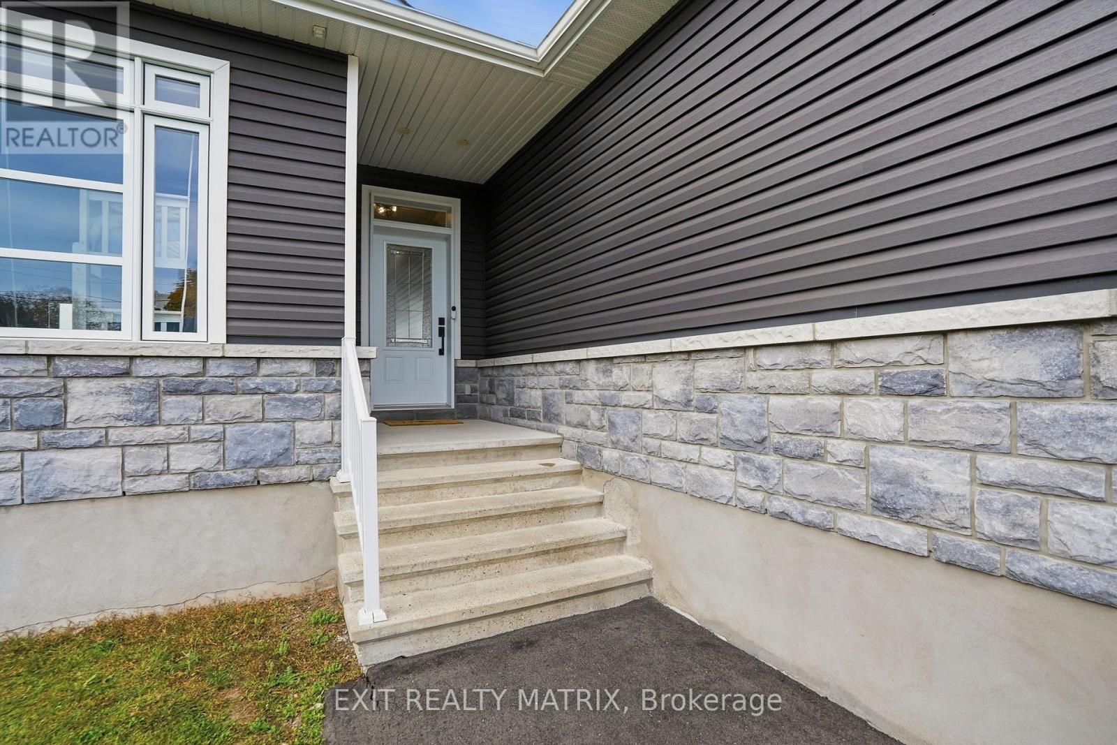 122 Pendleton Street Property Photo 4