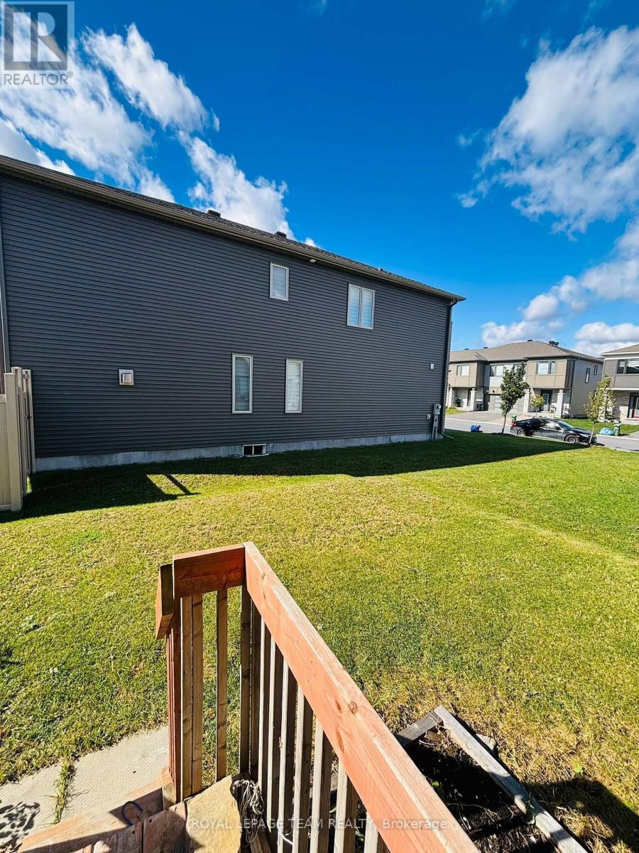 1096 Apolune Street Property Photo 25