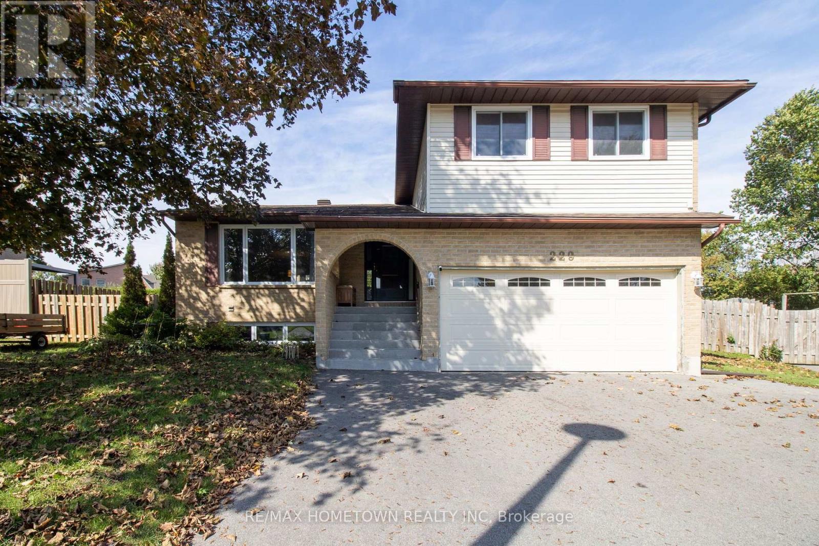 229 Colonel Douglas Crescent Property Photo 1