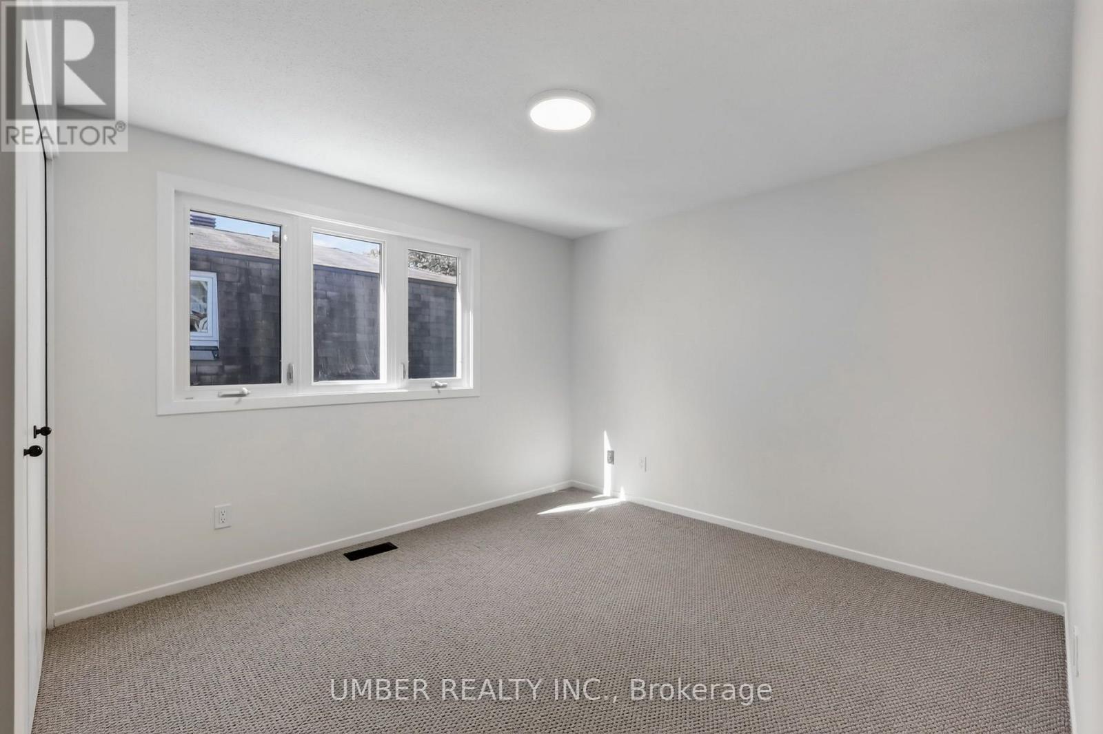 120 Hawk Crescent Property Photo 34