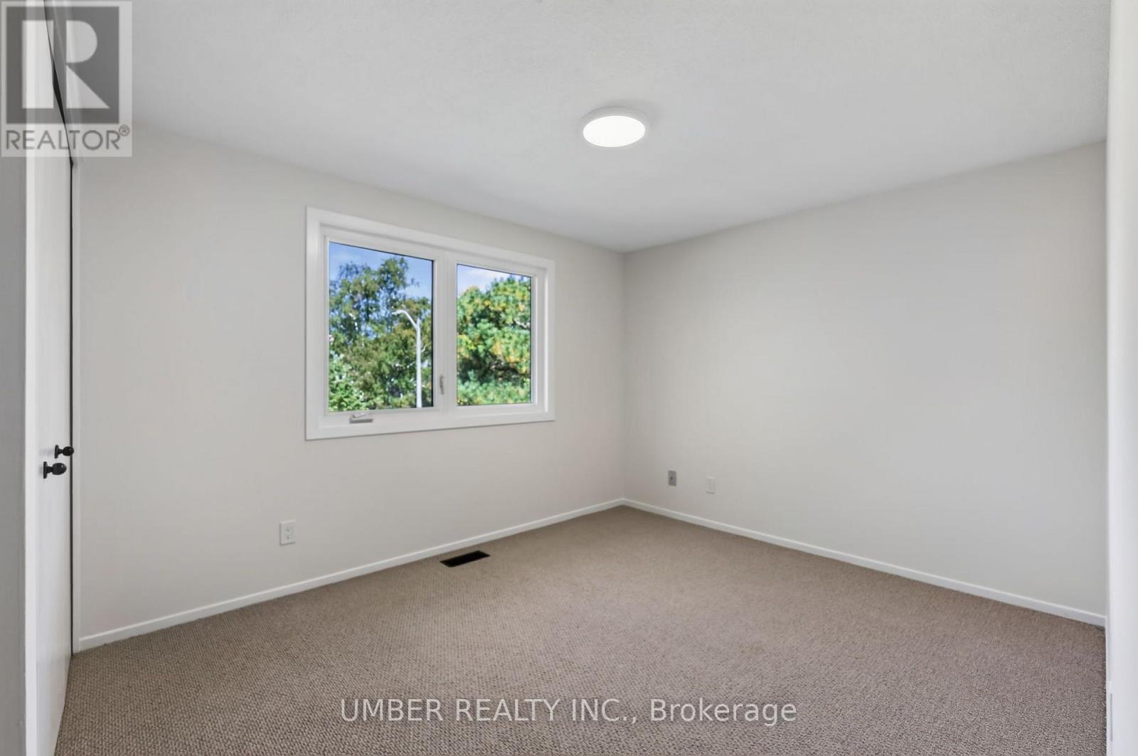 120 Hawk Crescent Property Photo 36