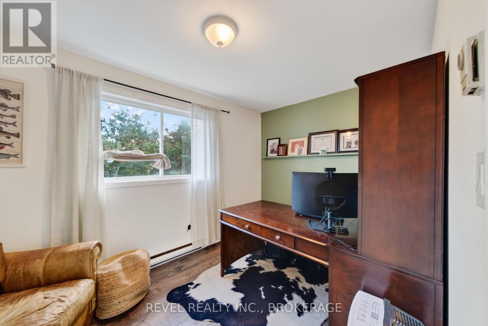 637 Collins Bay Road Property Photo 23
