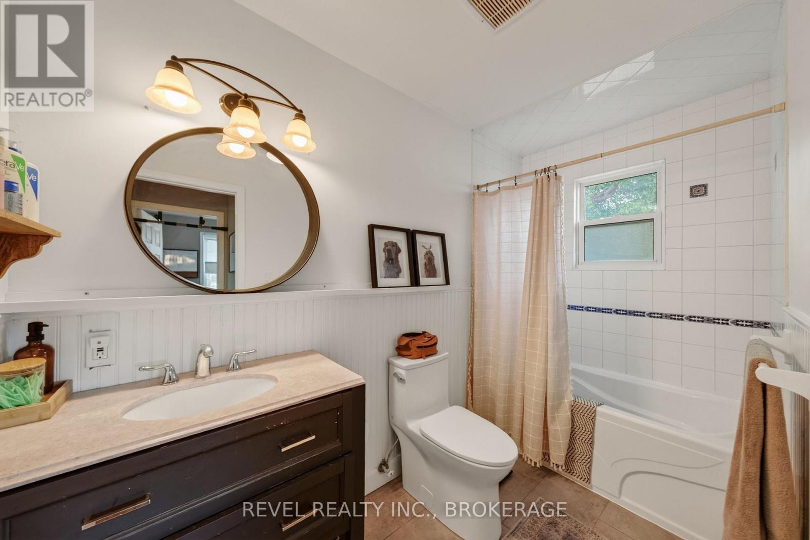 637 Collins Bay Road Property Photo 29