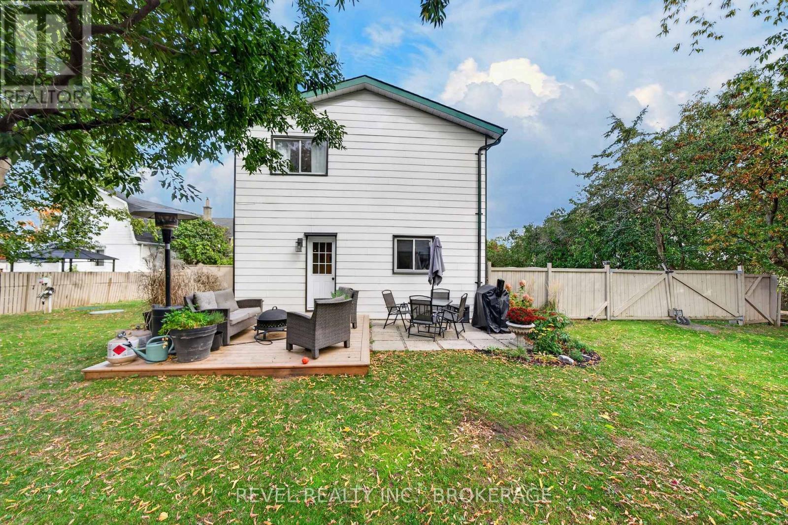 637 Collins Bay Road Property Photo 37