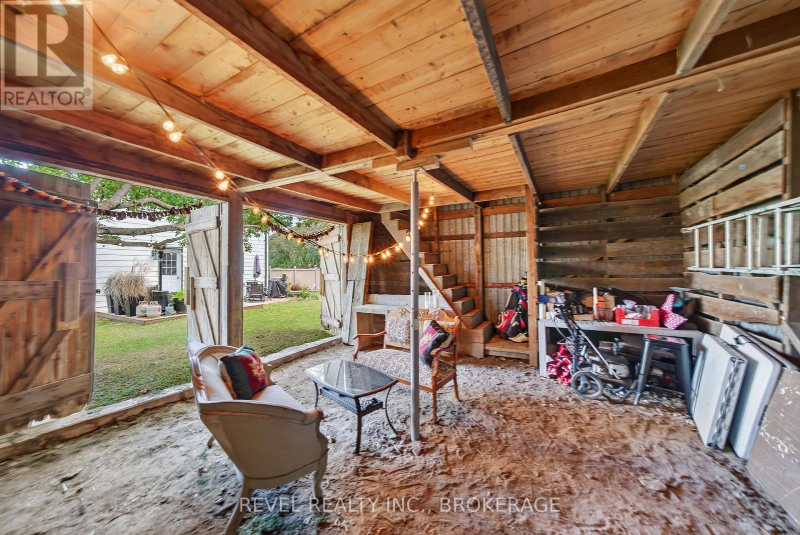 637 Collins Bay Road Property Photo 44