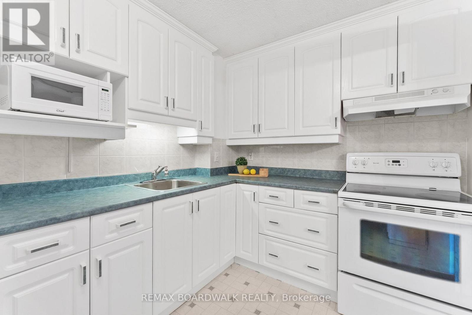 503 - 1599 Lassiter Terrace Property Photo 13