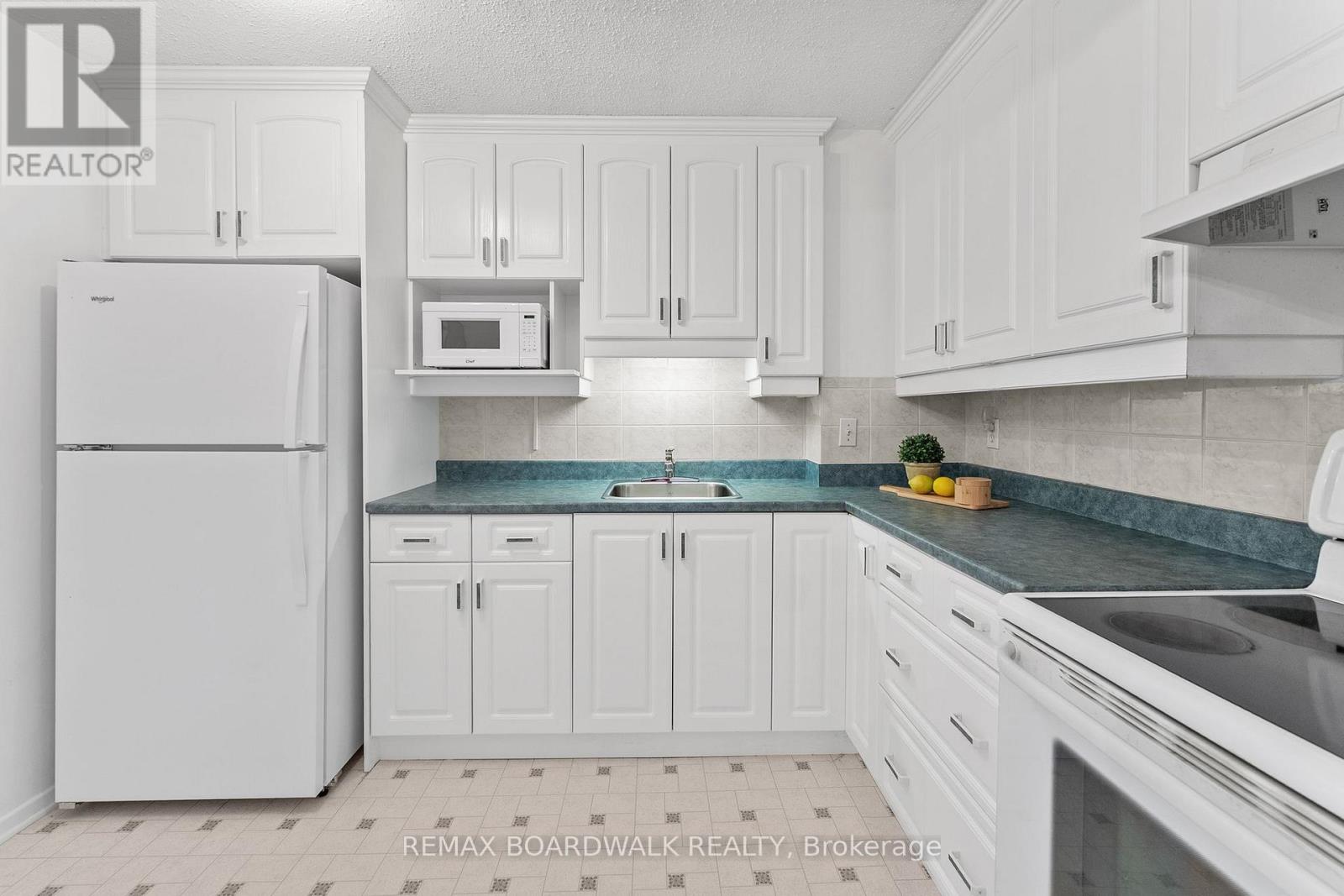503 - 1599 Lassiter Terrace Property Photo 14