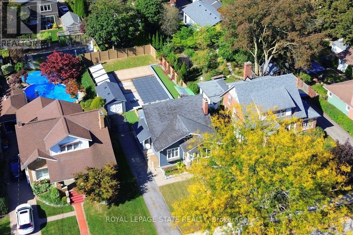 6 Nelles Boulevard Property Photo 2