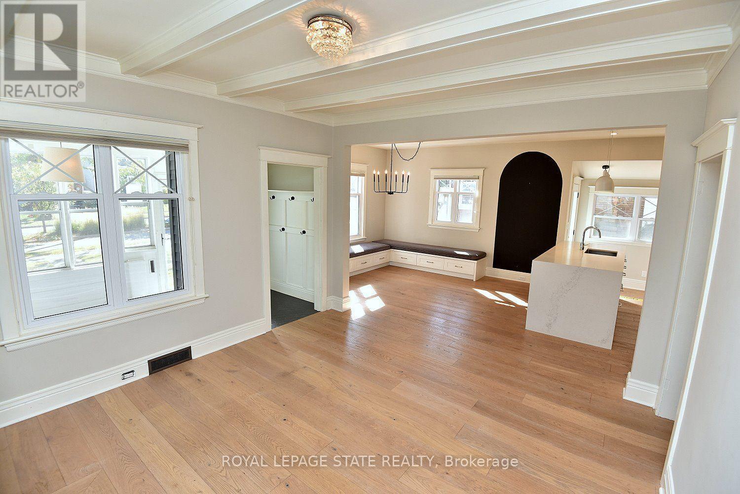6 Nelles Boulevard Property Photo 7