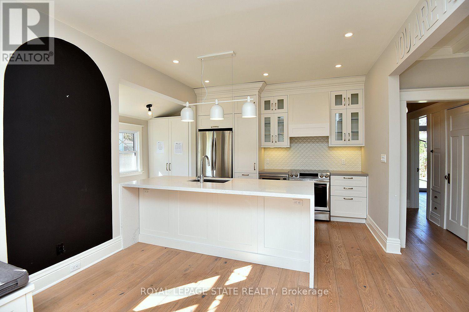 6 Nelles Boulevard Property Photo 20