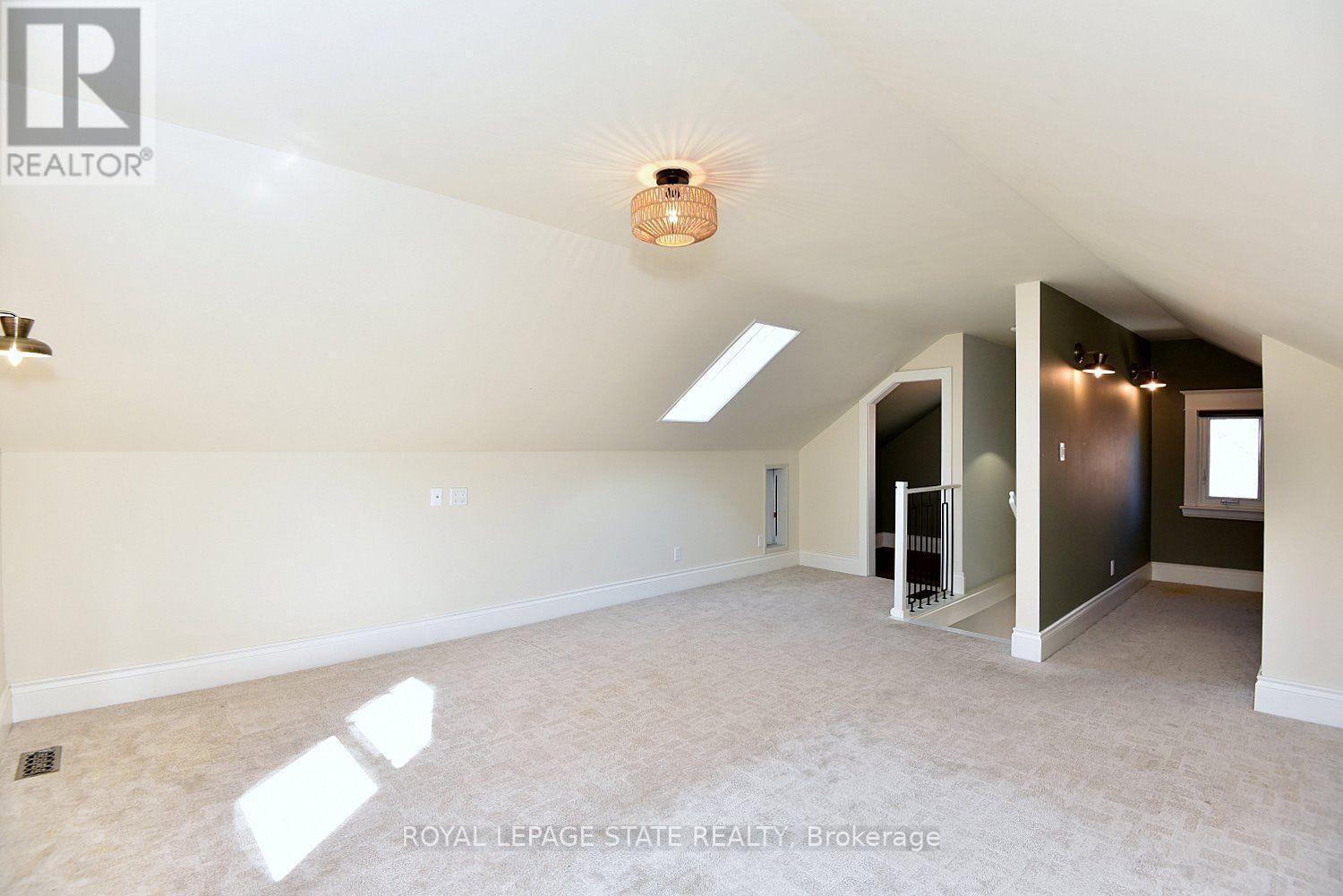 6 Nelles Boulevard Property Photo 22