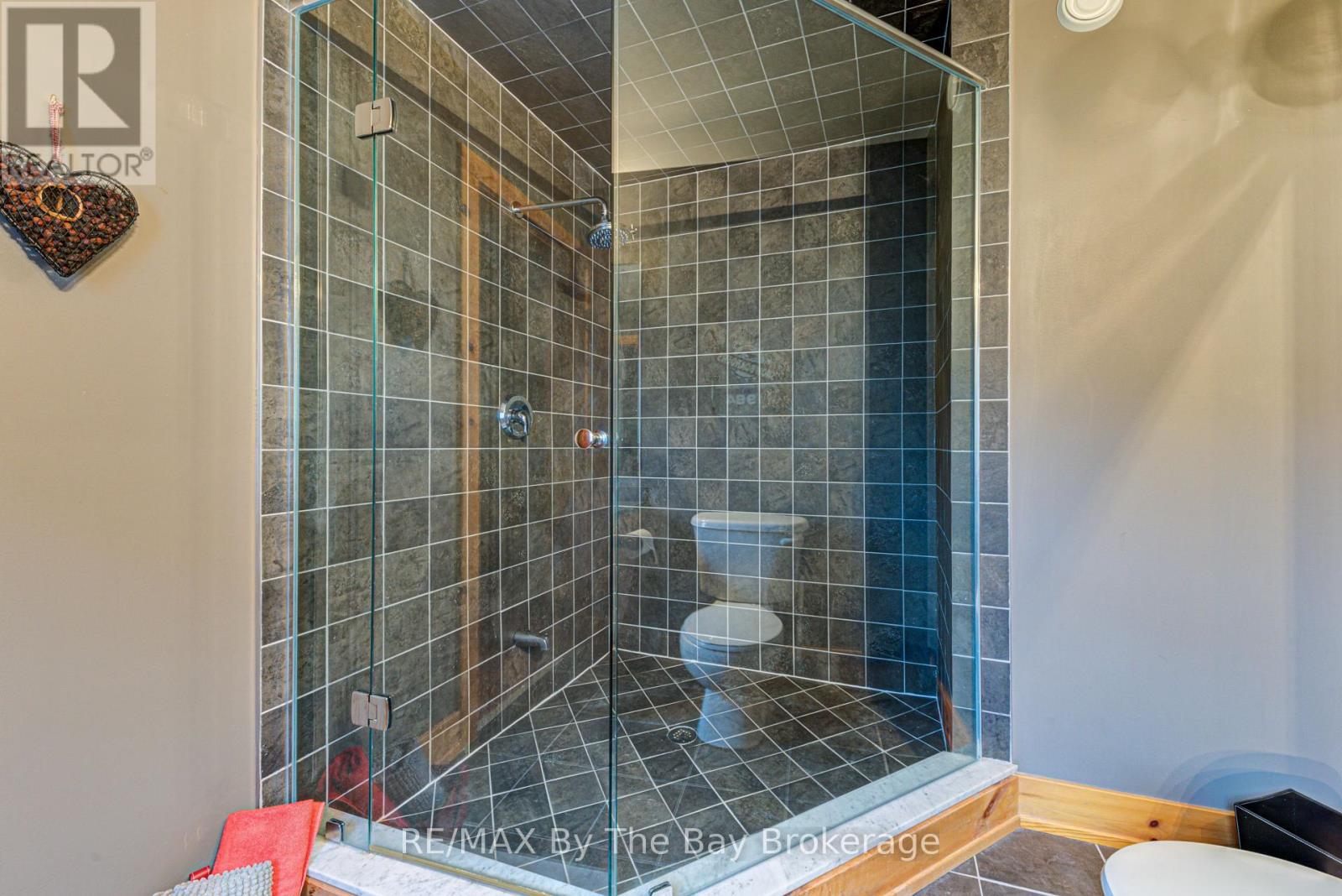 120 Venture Boulevard Property Photo 29
