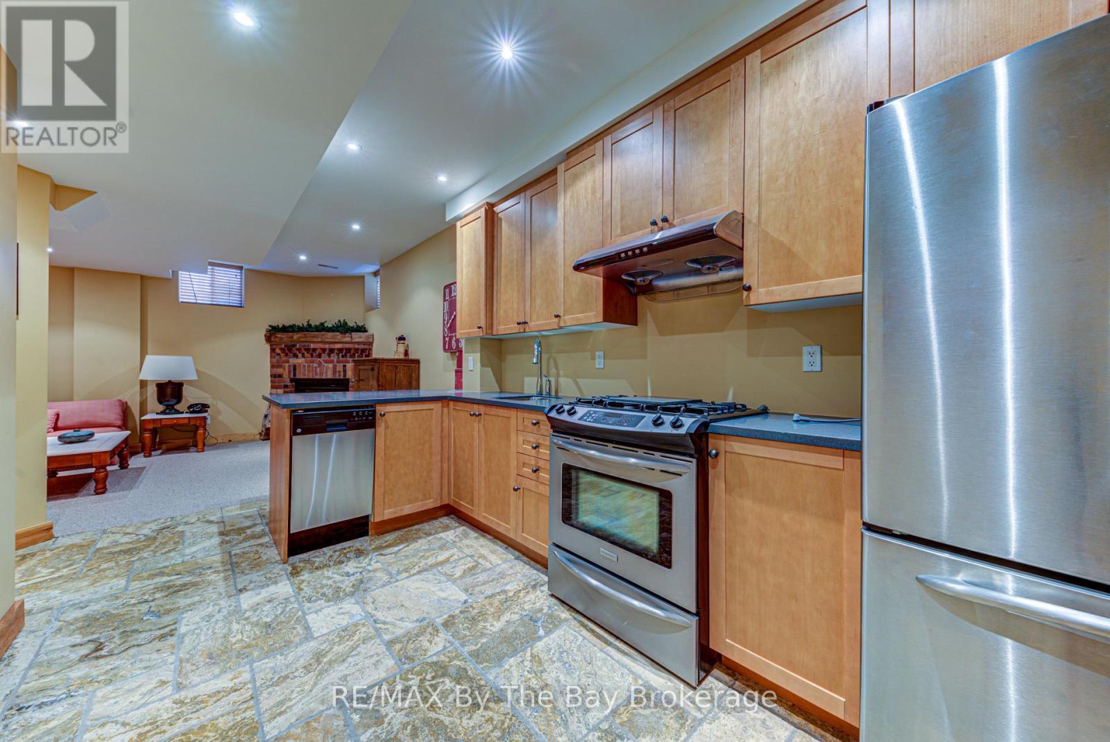 120 Venture Boulevard Property Photo 38