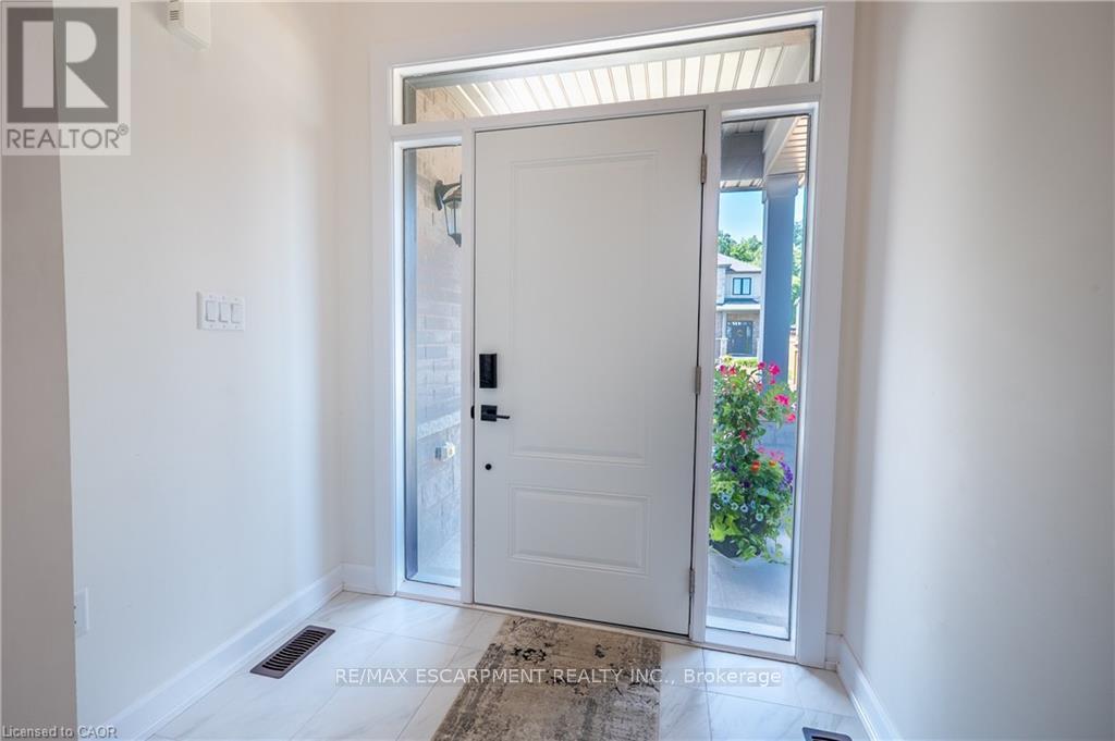38 Riesling Street Property Photo 4