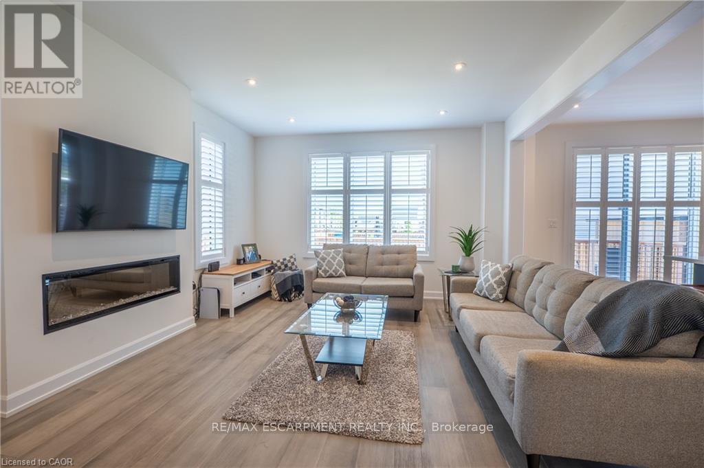 38 Riesling Street Property Photo 6