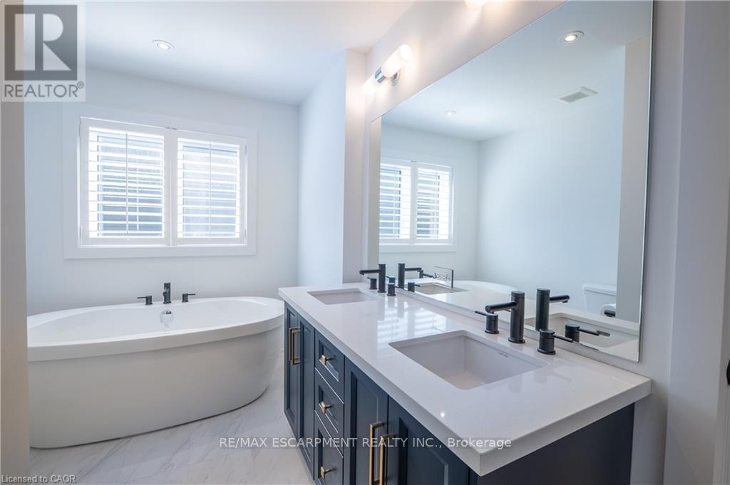 38 Riesling Street Property Photo 16