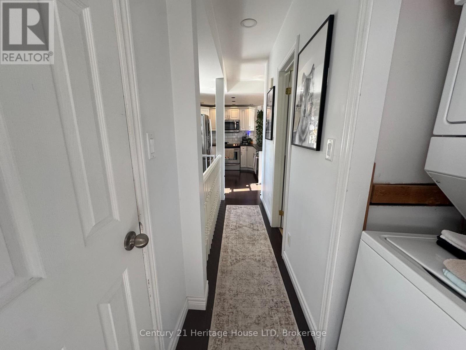#upper - 371 Ridge Road N Property Photo 16