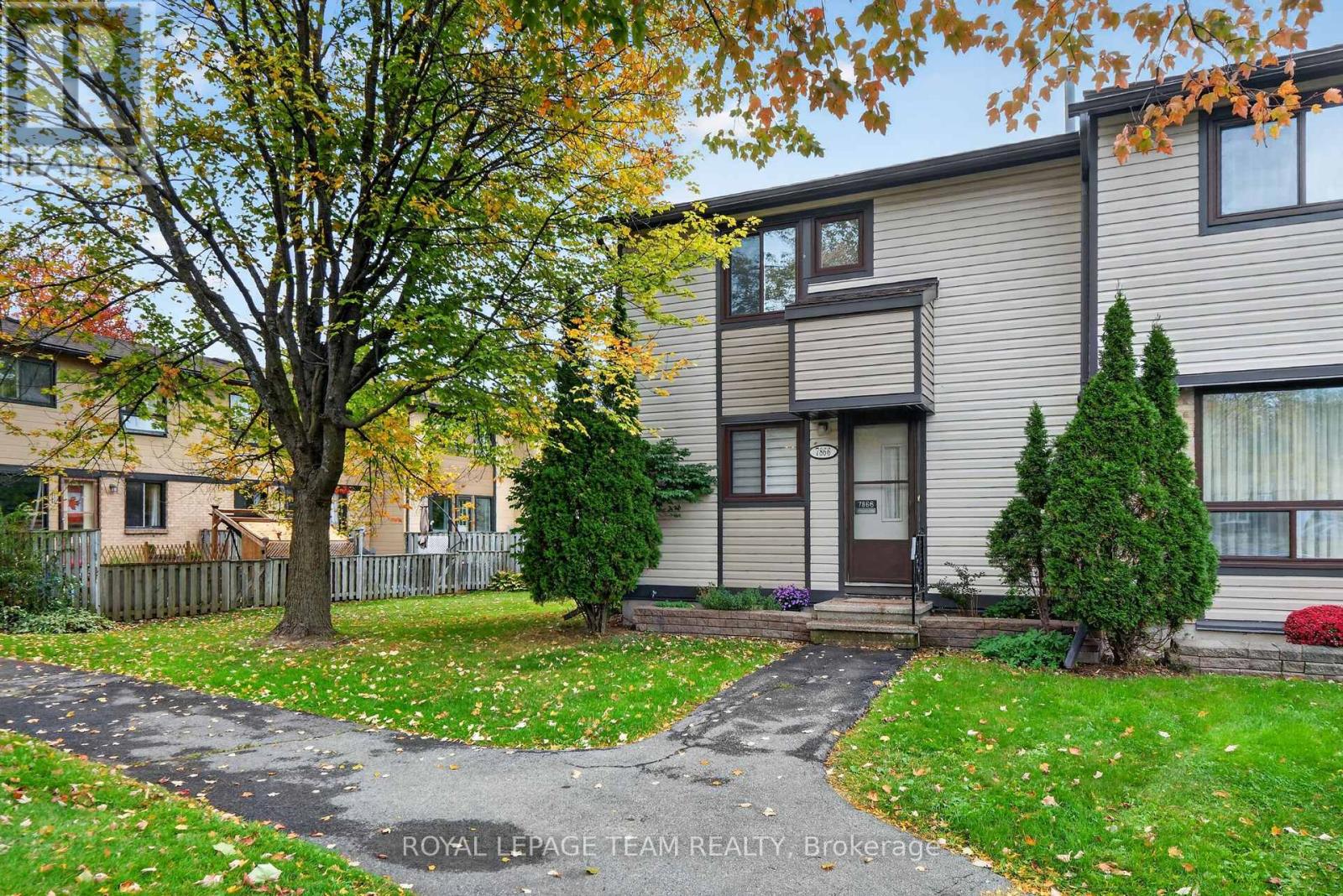 7866 Jeanne D'arc Boulevard Property Photo 2