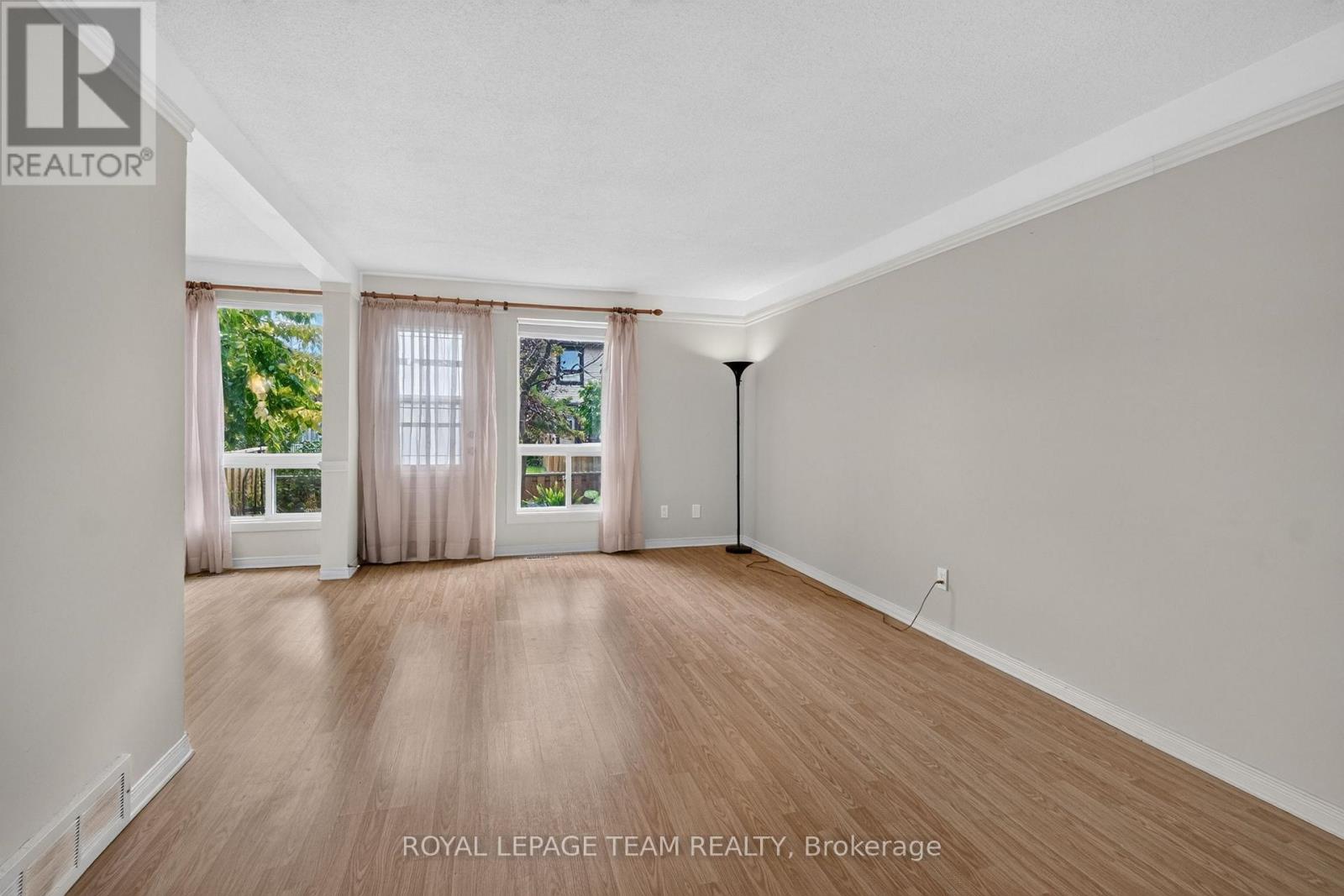 7866 Jeanne D'arc Boulevard Property Photo 6