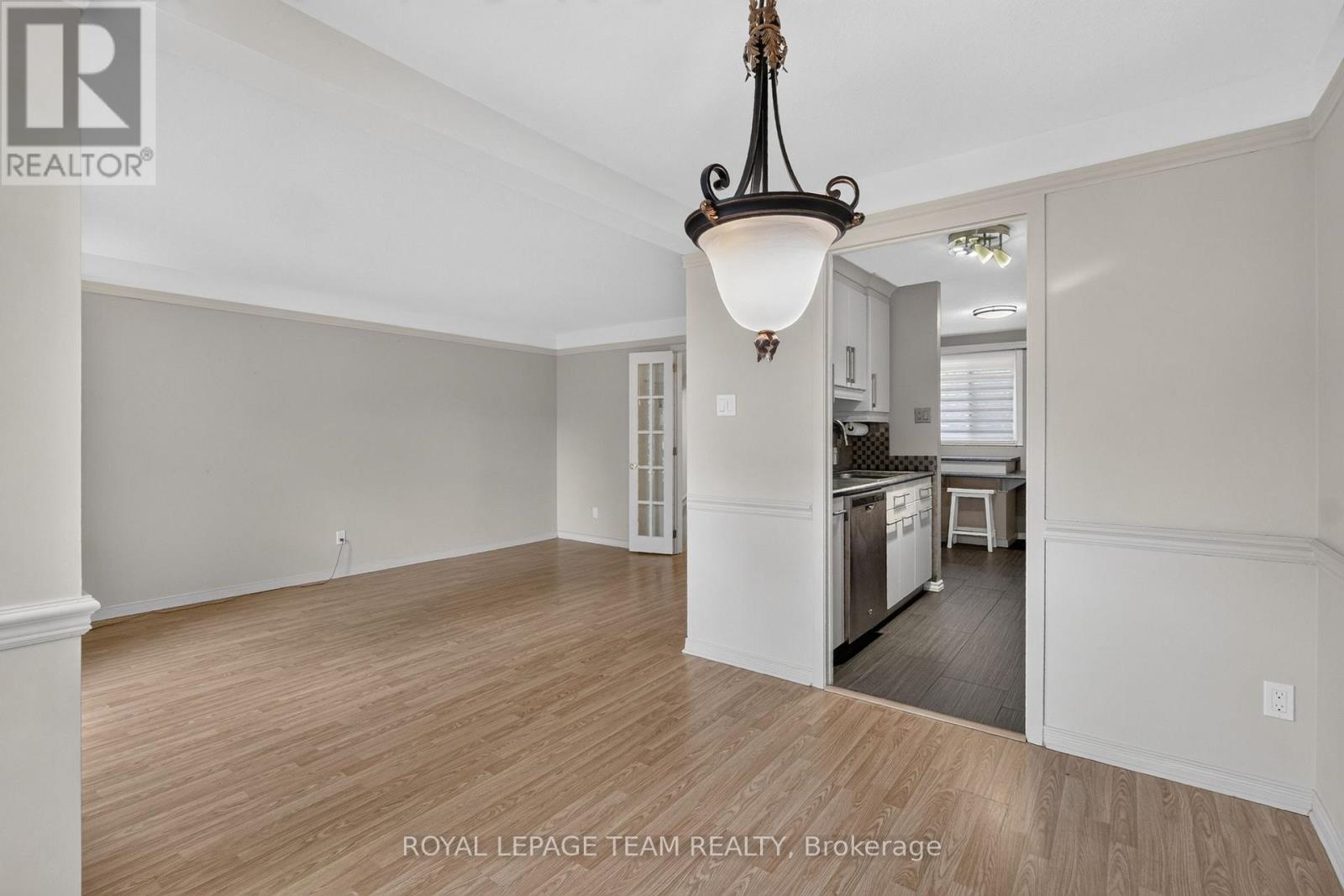 7866 Jeanne D'arc Boulevard Property Photo 7
