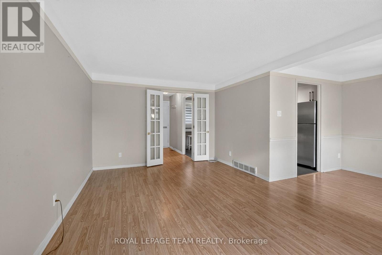 7866 Jeanne D'arc Boulevard Property Photo 8