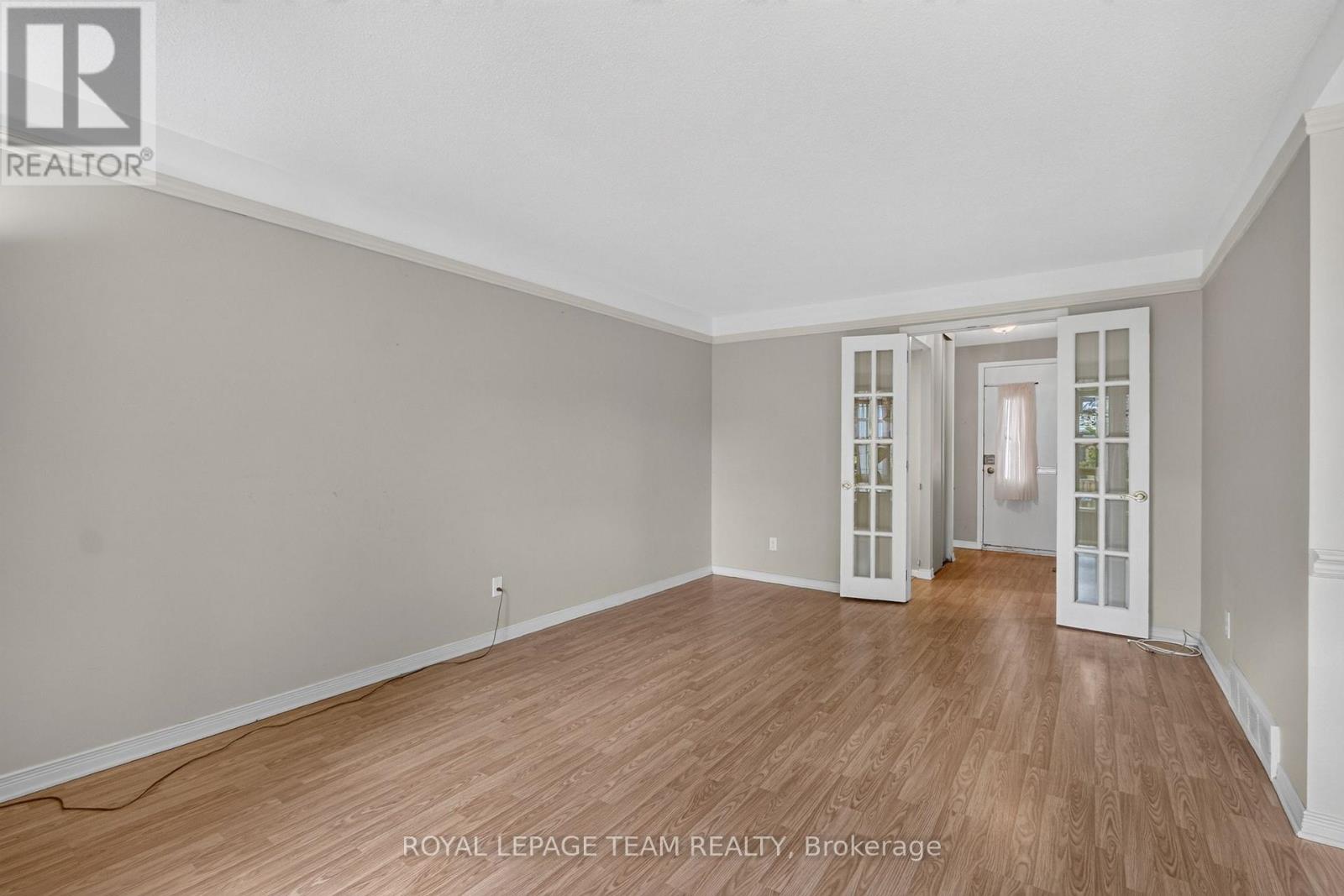 7866 Jeanne D'arc Boulevard Property Photo 9