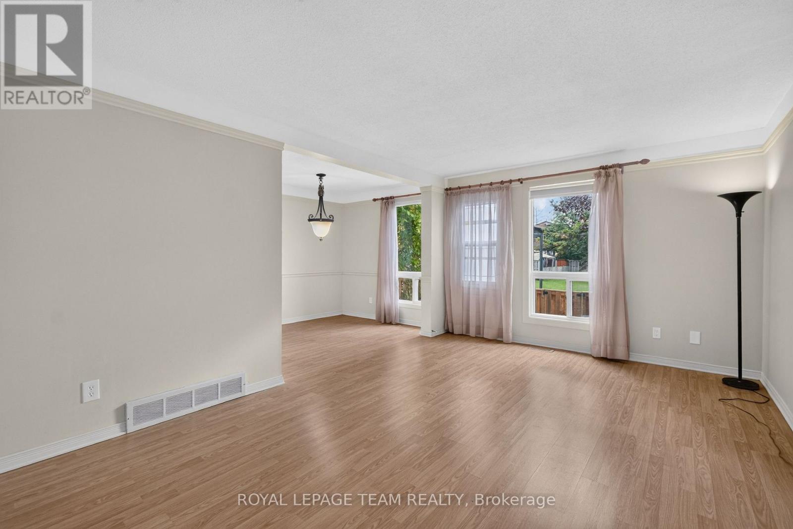 7866 Jeanne D'arc Boulevard Property Photo 10