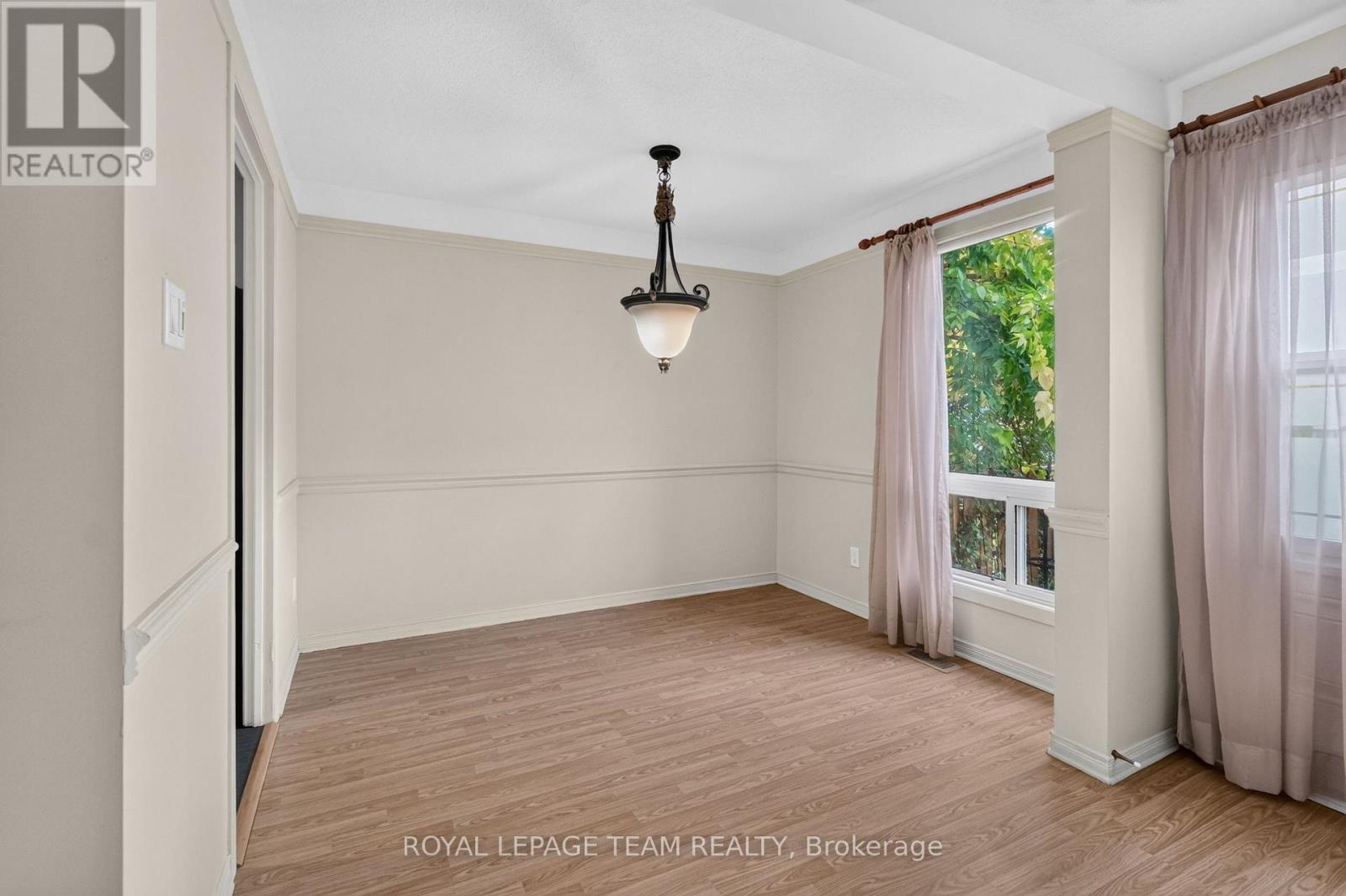 7866 Jeanne D'arc Boulevard Property Photo 13
