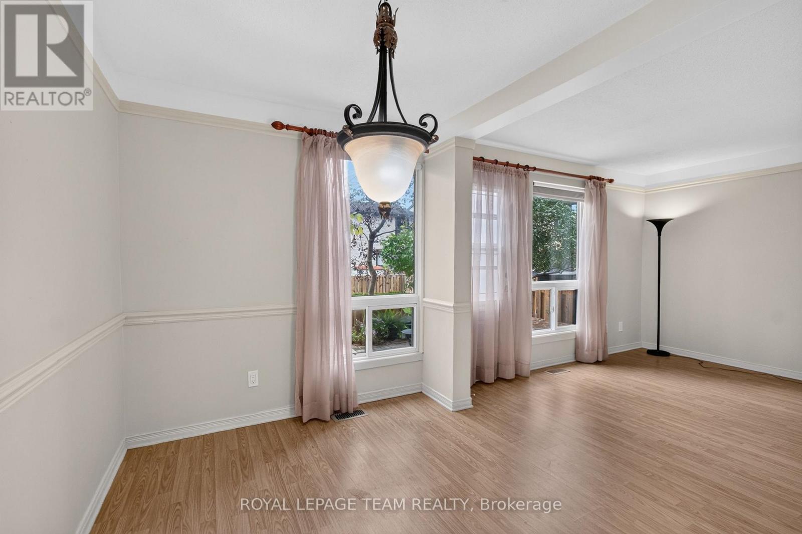 7866 Jeanne D'arc Boulevard Property Photo 14