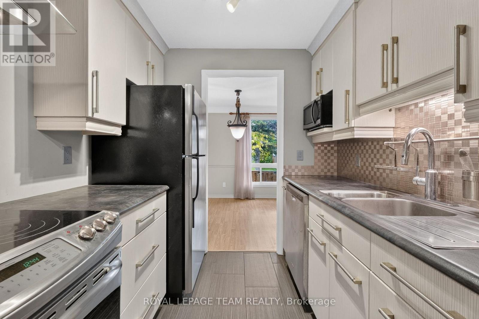7866 Jeanne D'arc Boulevard Property Photo 24