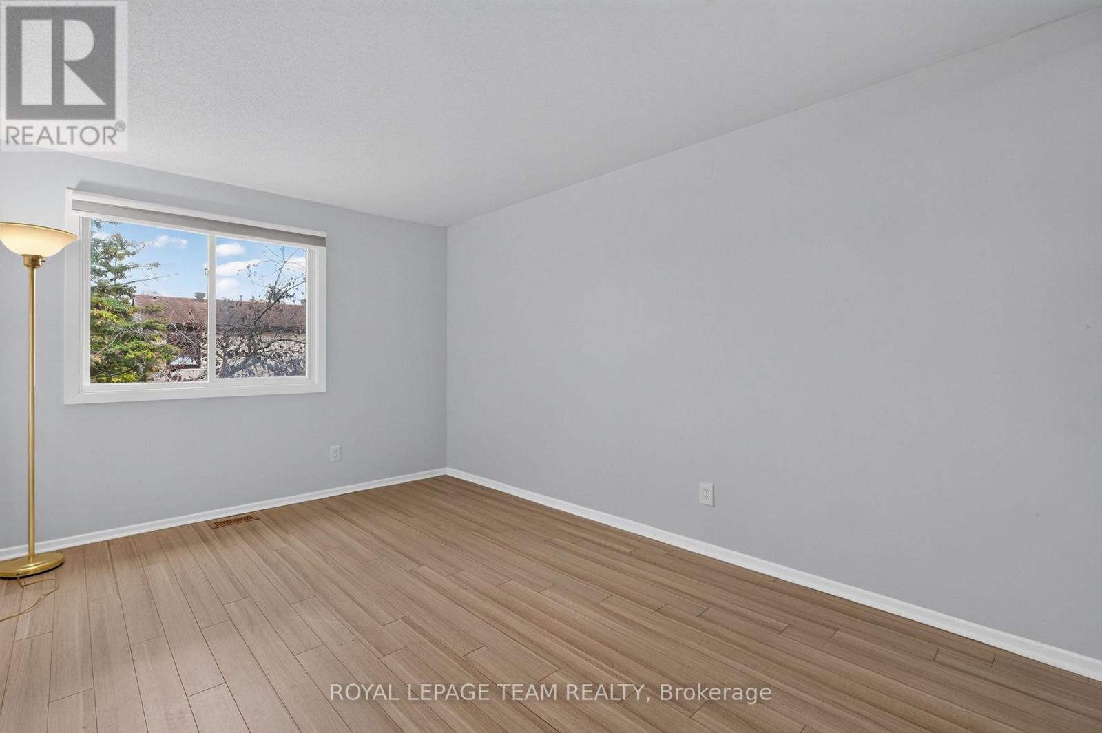 7866 Jeanne D'arc Boulevard Property Photo 27