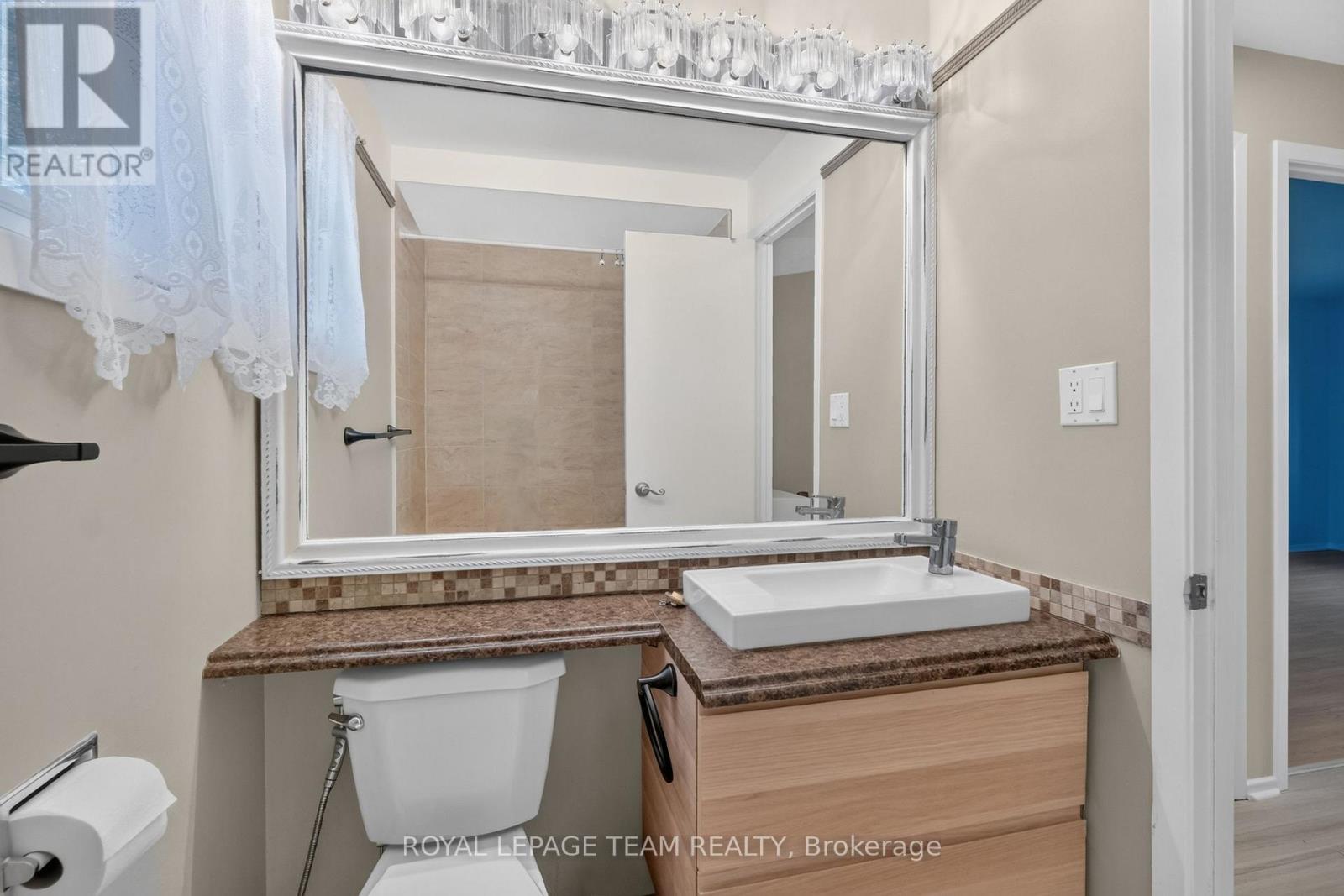 7866 Jeanne D'arc Boulevard Property Photo 32