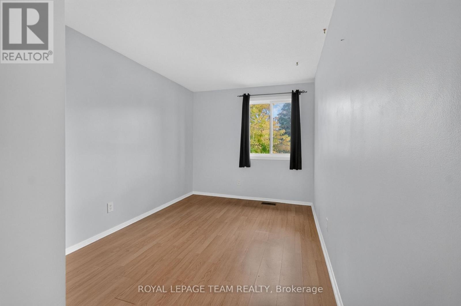 7866 Jeanne D'arc Boulevard Property Photo 34