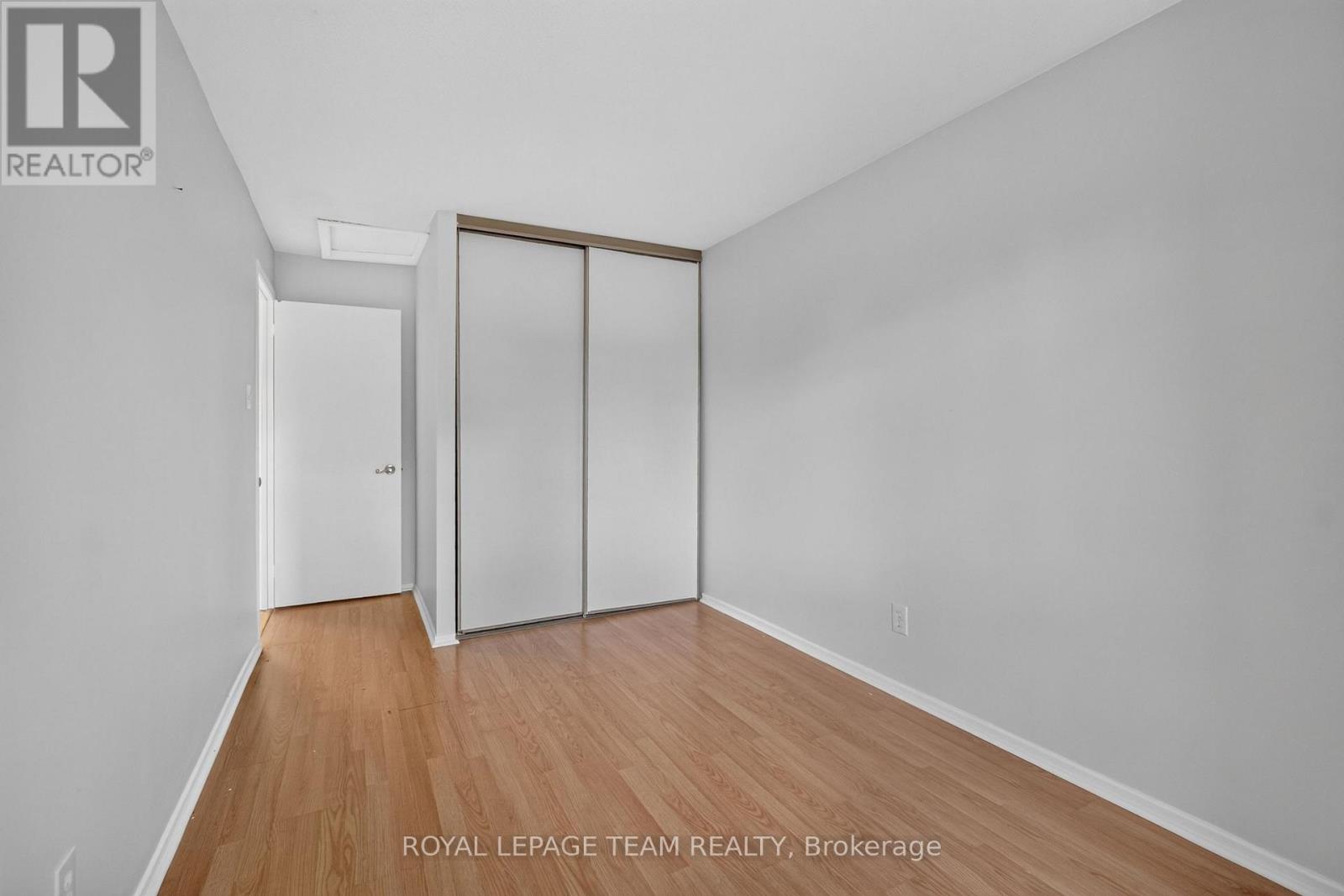 7866 Jeanne D'arc Boulevard Property Photo 35
