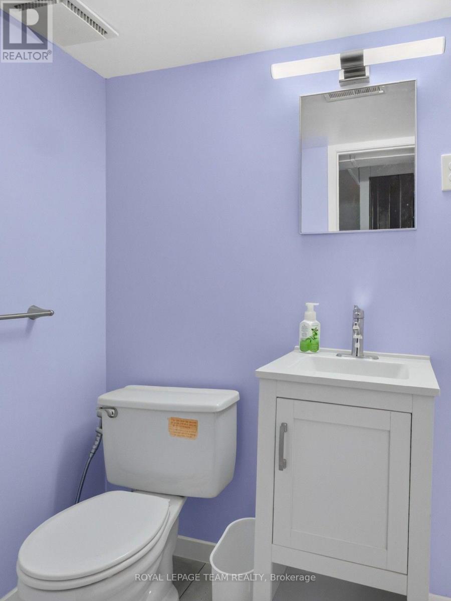 7866 Jeanne D'arc Boulevard Property Photo 42