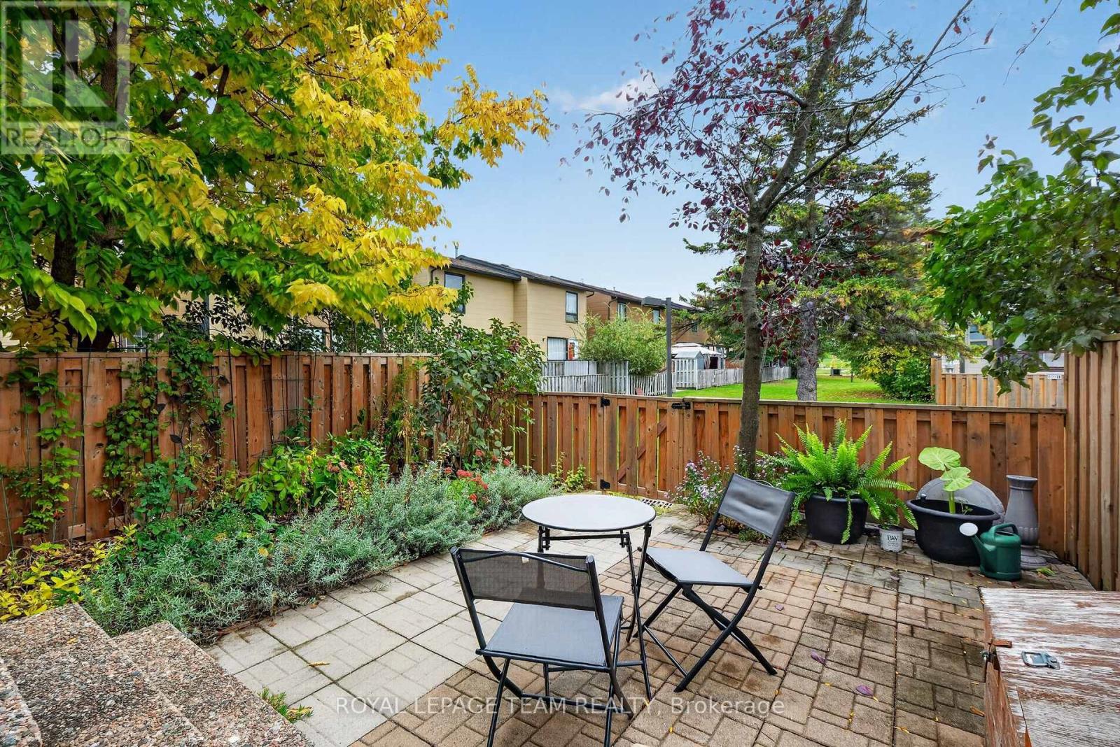 7866 Jeanne D'arc Boulevard Property Photo 46