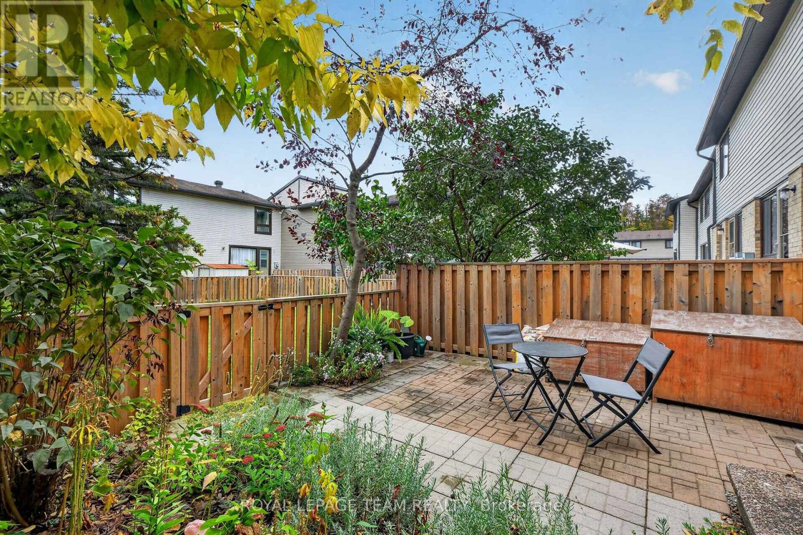 7866 Jeanne D'arc Boulevard Property Photo 49