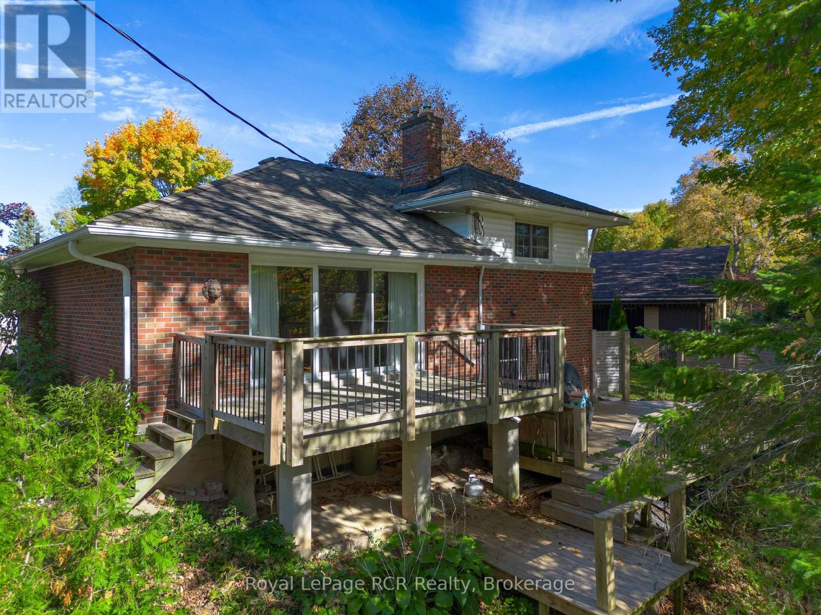 525 6th Street W Property Photo 3