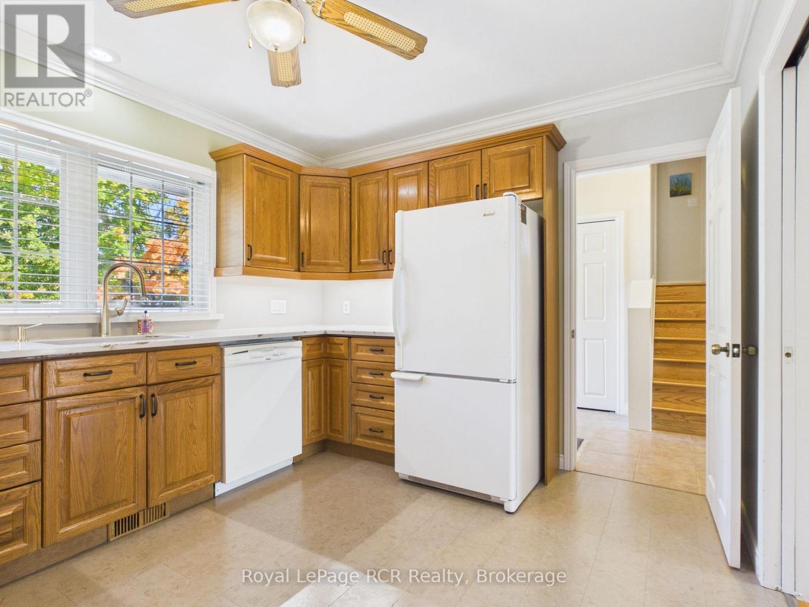 525 6th Street W Property Photo 6
