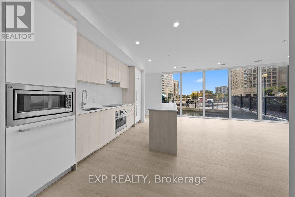 #304 - 74 Nicholas Street Property Photo 7