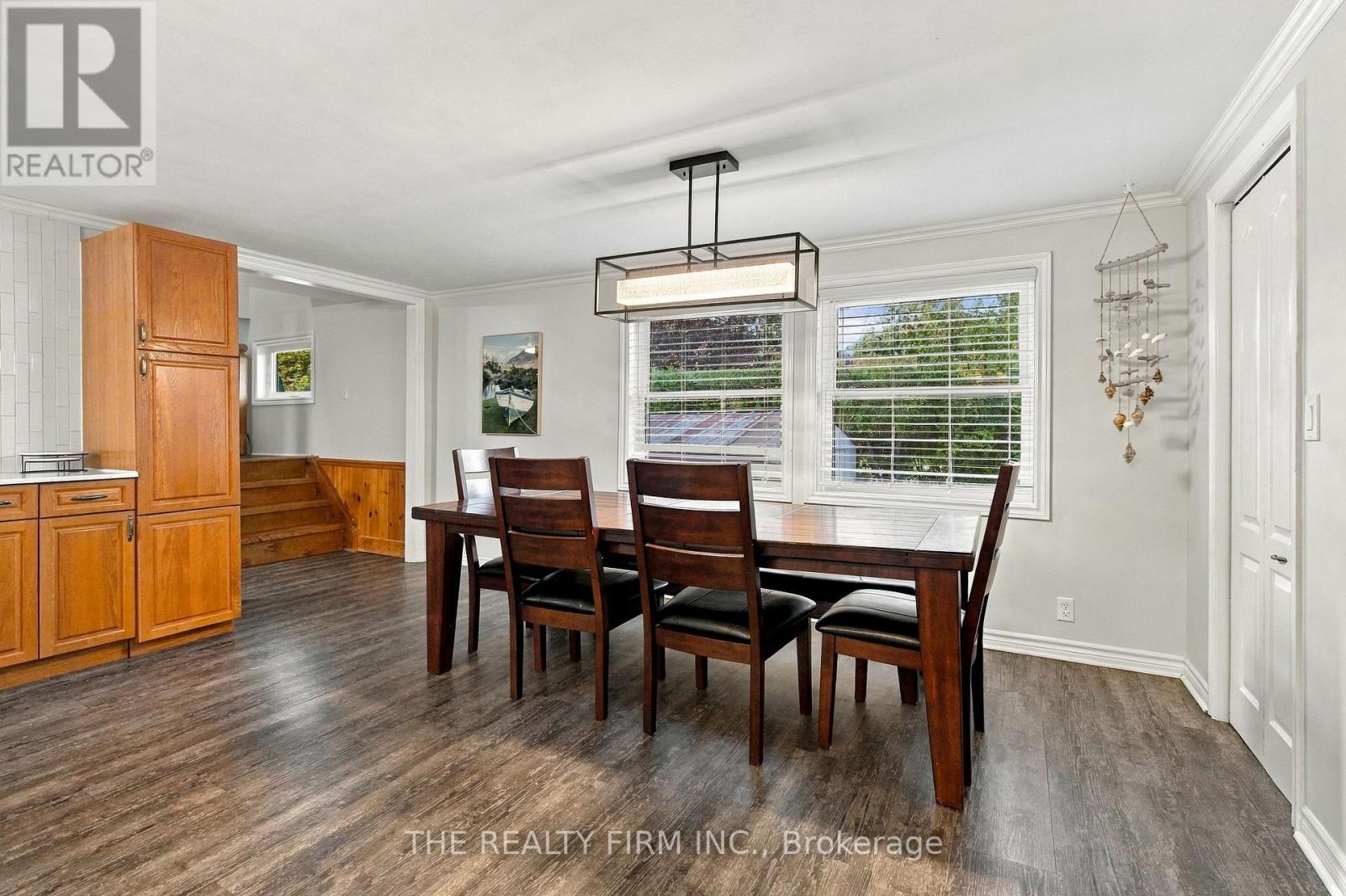 3692 Beverly Glen Property Photo 5