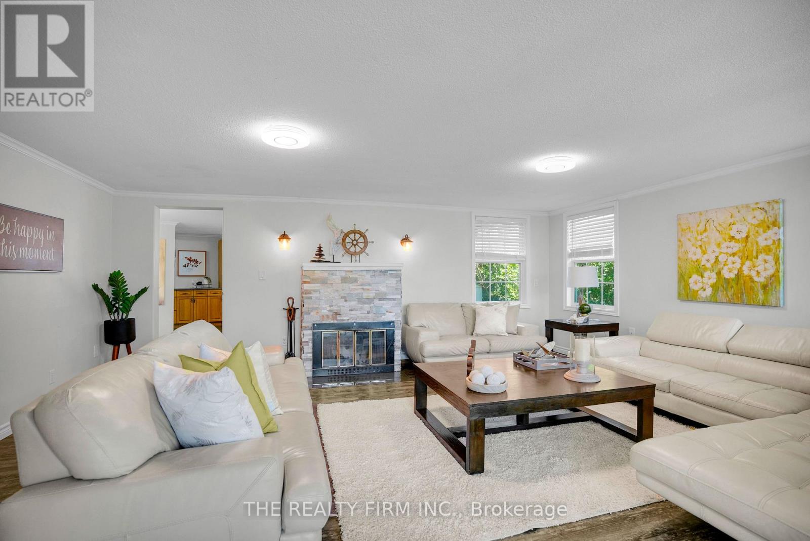 3692 Beverly Glen Property Photo 11
