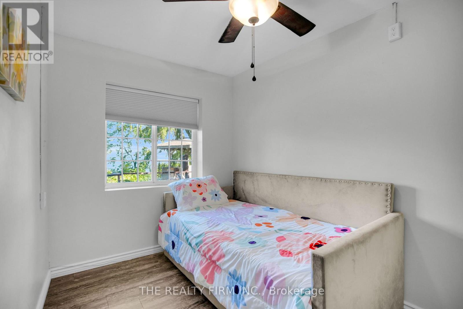 3692 Beverly Glen Property Photo 17
