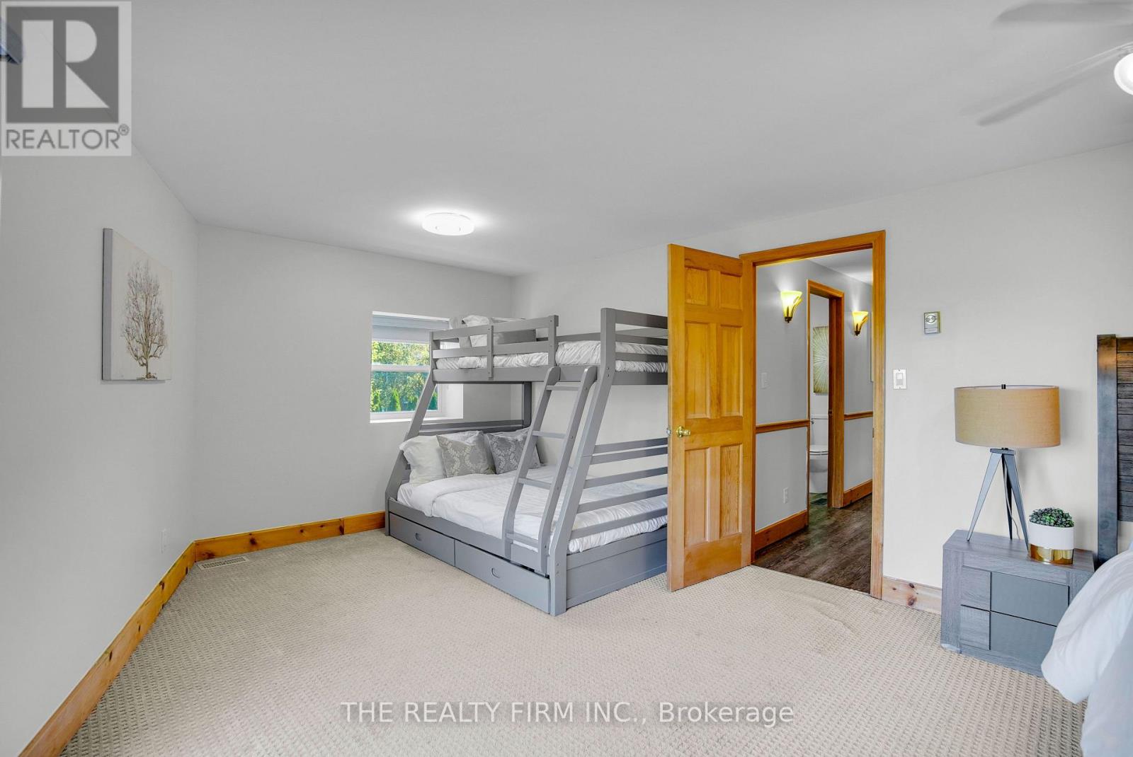 3692 Beverly Glen Property Photo 26