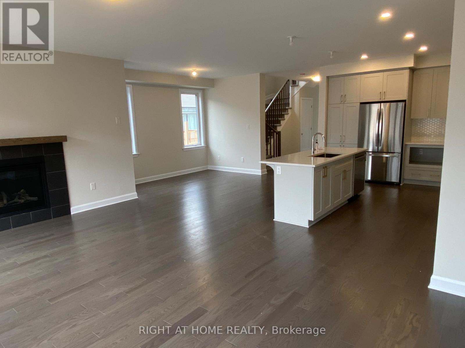 608 Moonflower Crescent Property Photo 10