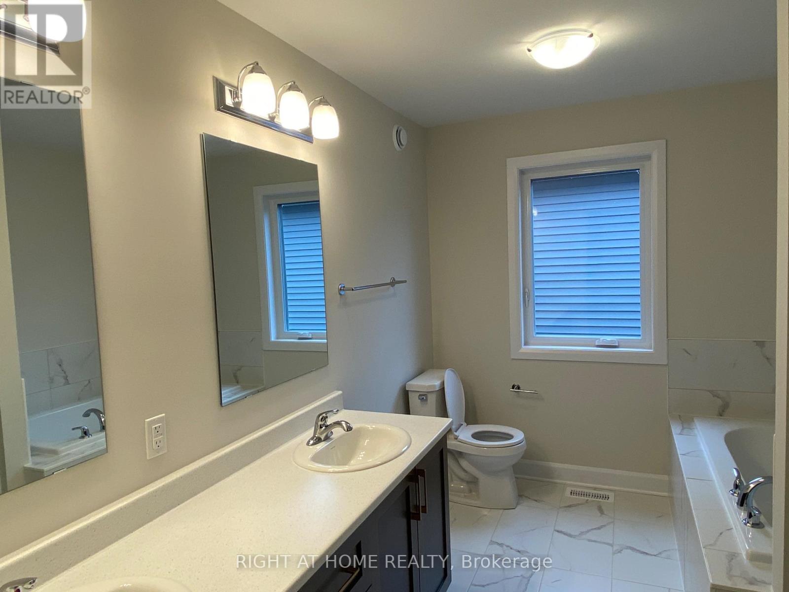 608 Moonflower Crescent Property Photo 12