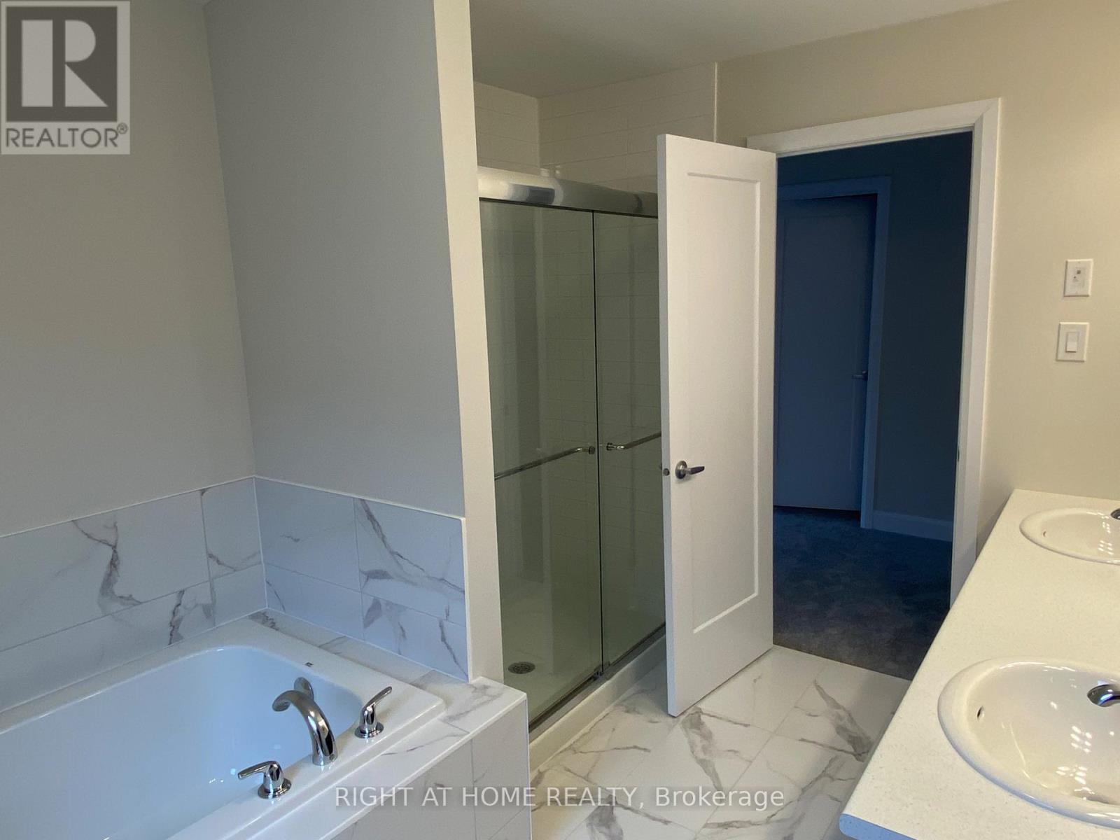 608 Moonflower Crescent Property Photo 13