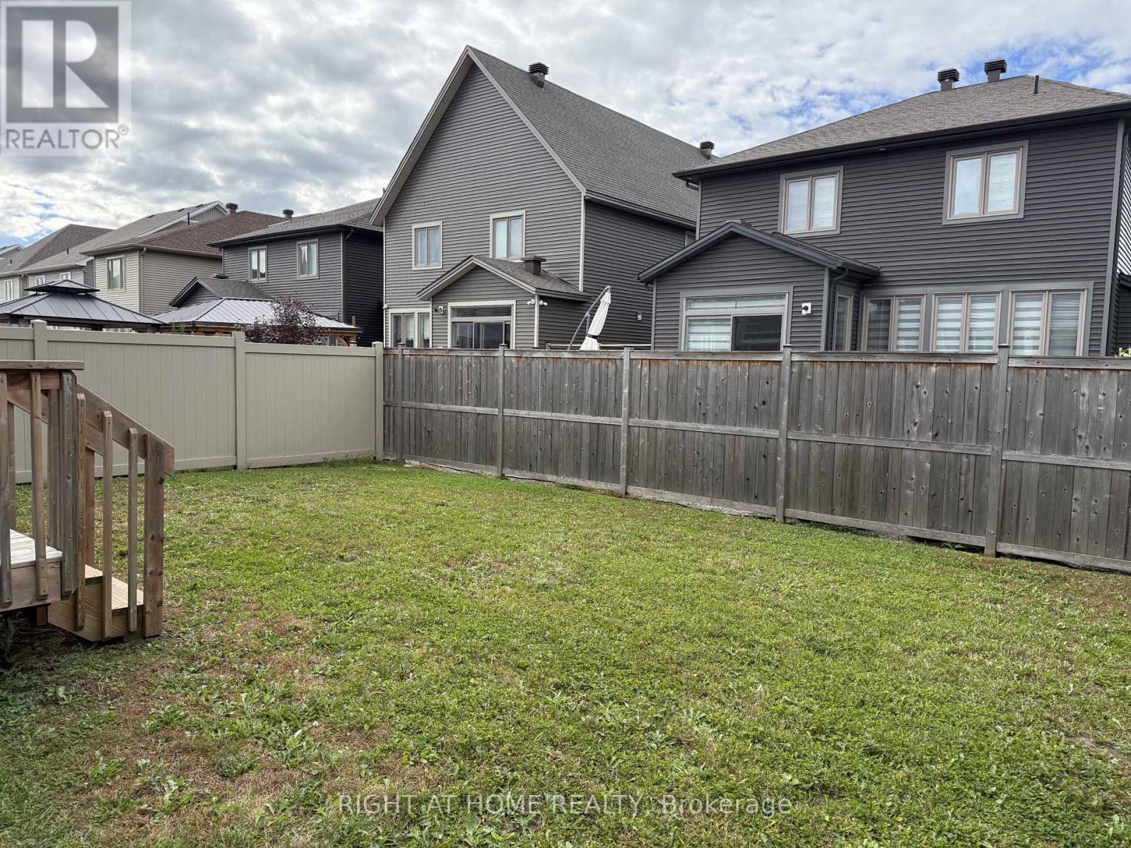 608 Moonflower Crescent Property Photo 34