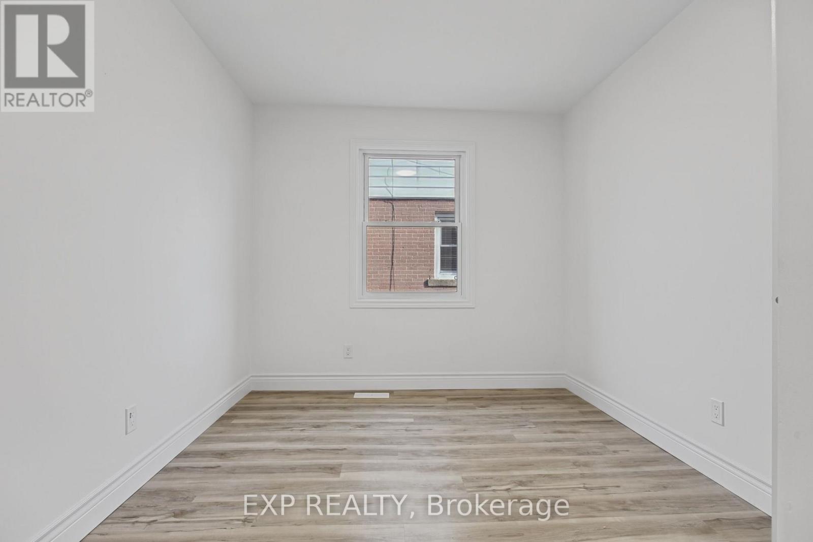 Upper - 156 E36th Street Property Photo 15